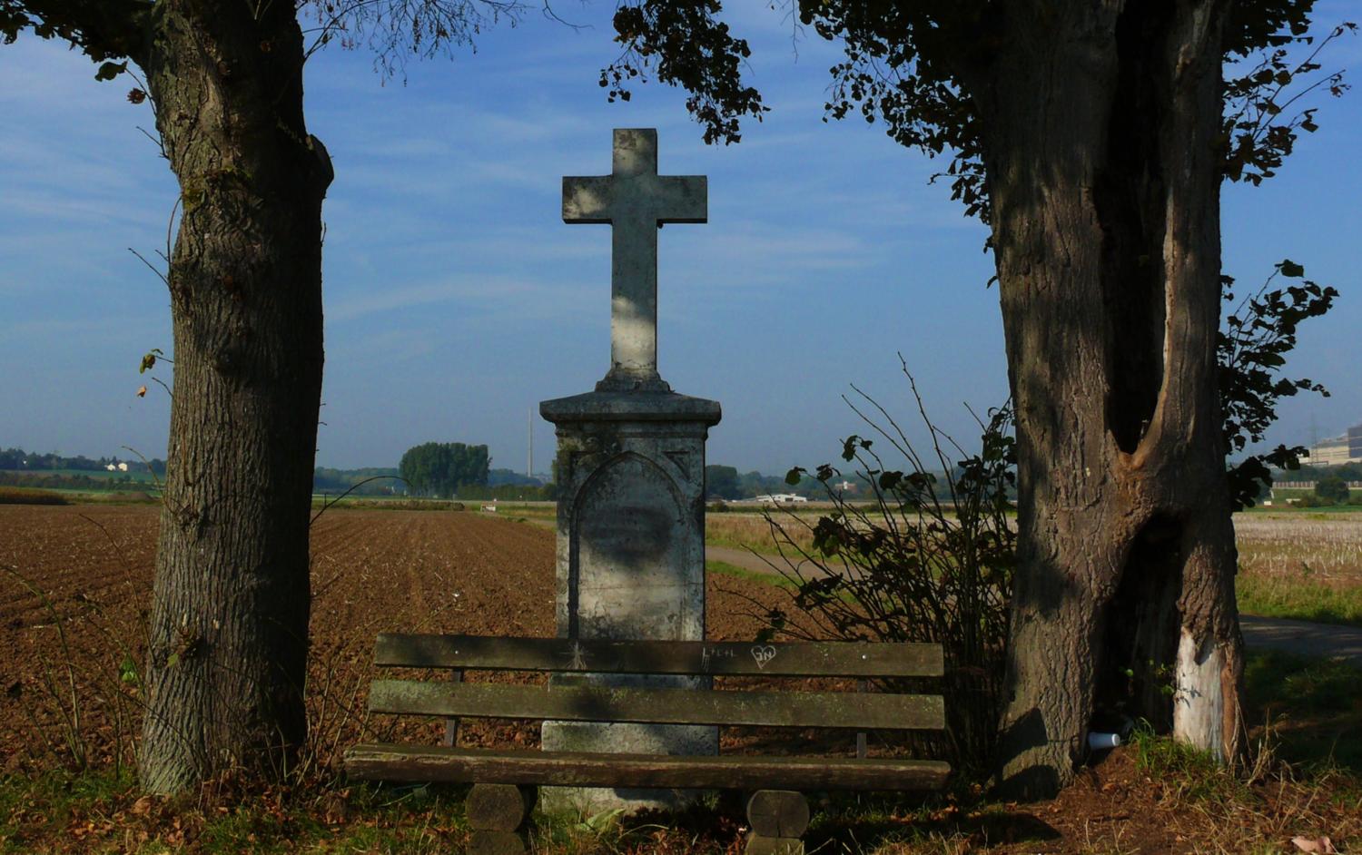 Kreuz an Kreuzung Frenz, Luchem, Lamersdorf, Langerwehe. (c) Herbert Straßfeld