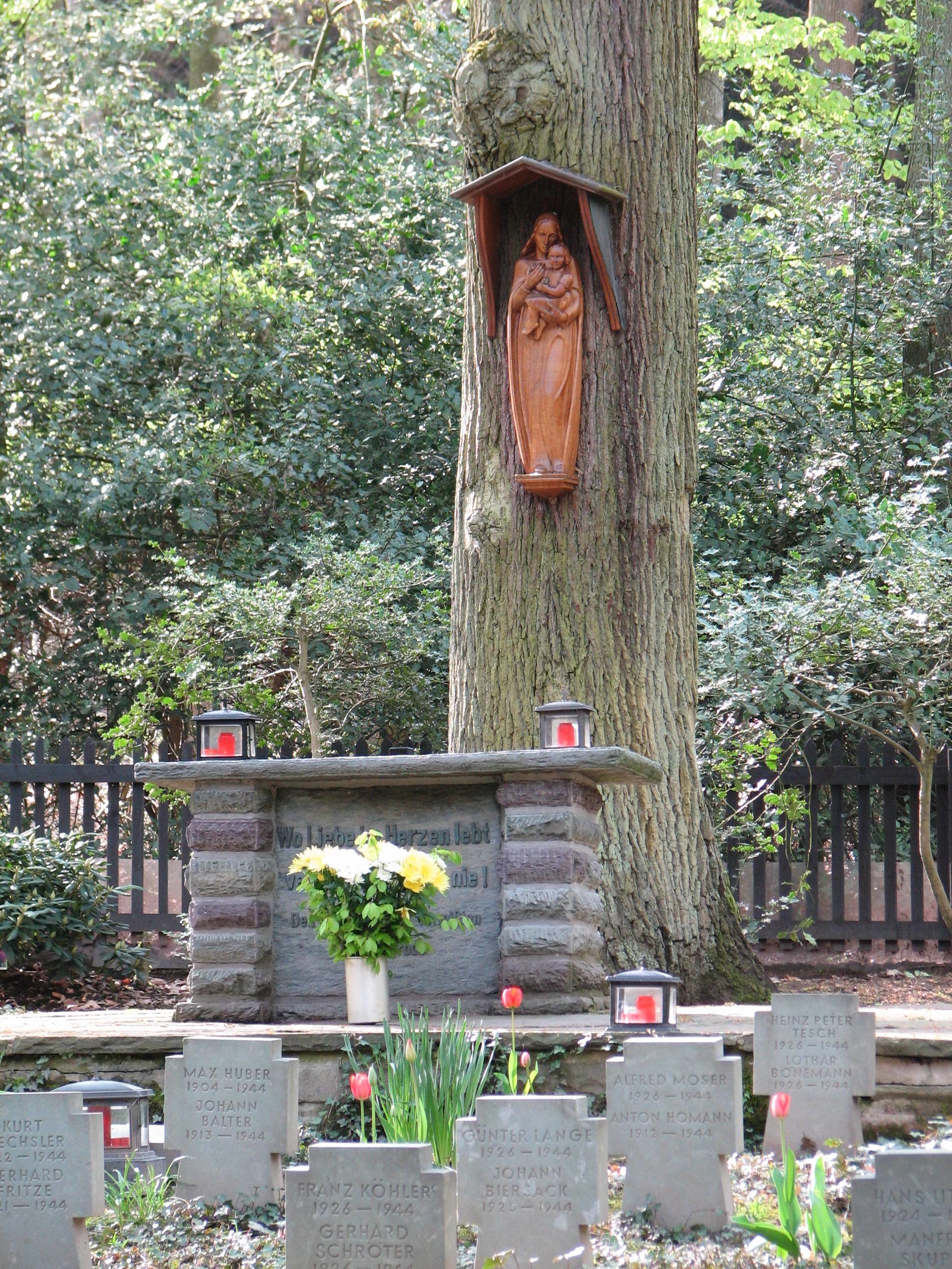 Ehrenfriedhof Marienbildchen